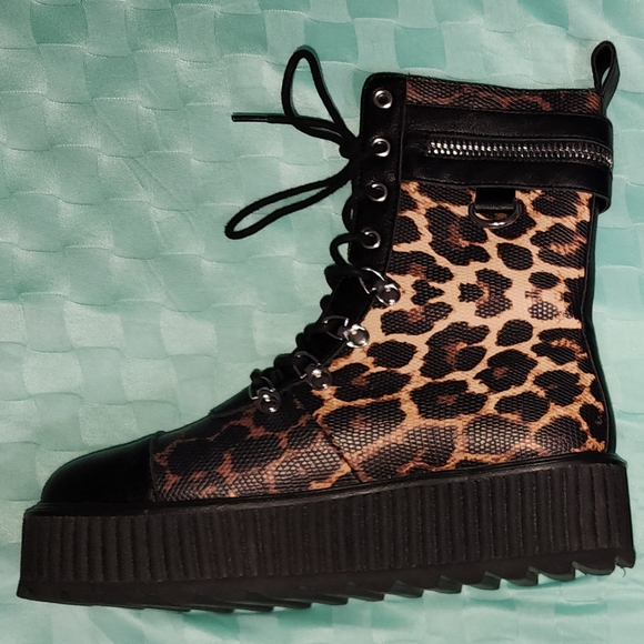 Killstar 'Radiclaw' Boots size 7 - dead stock & SOLD OUT - Picture 4 of 6